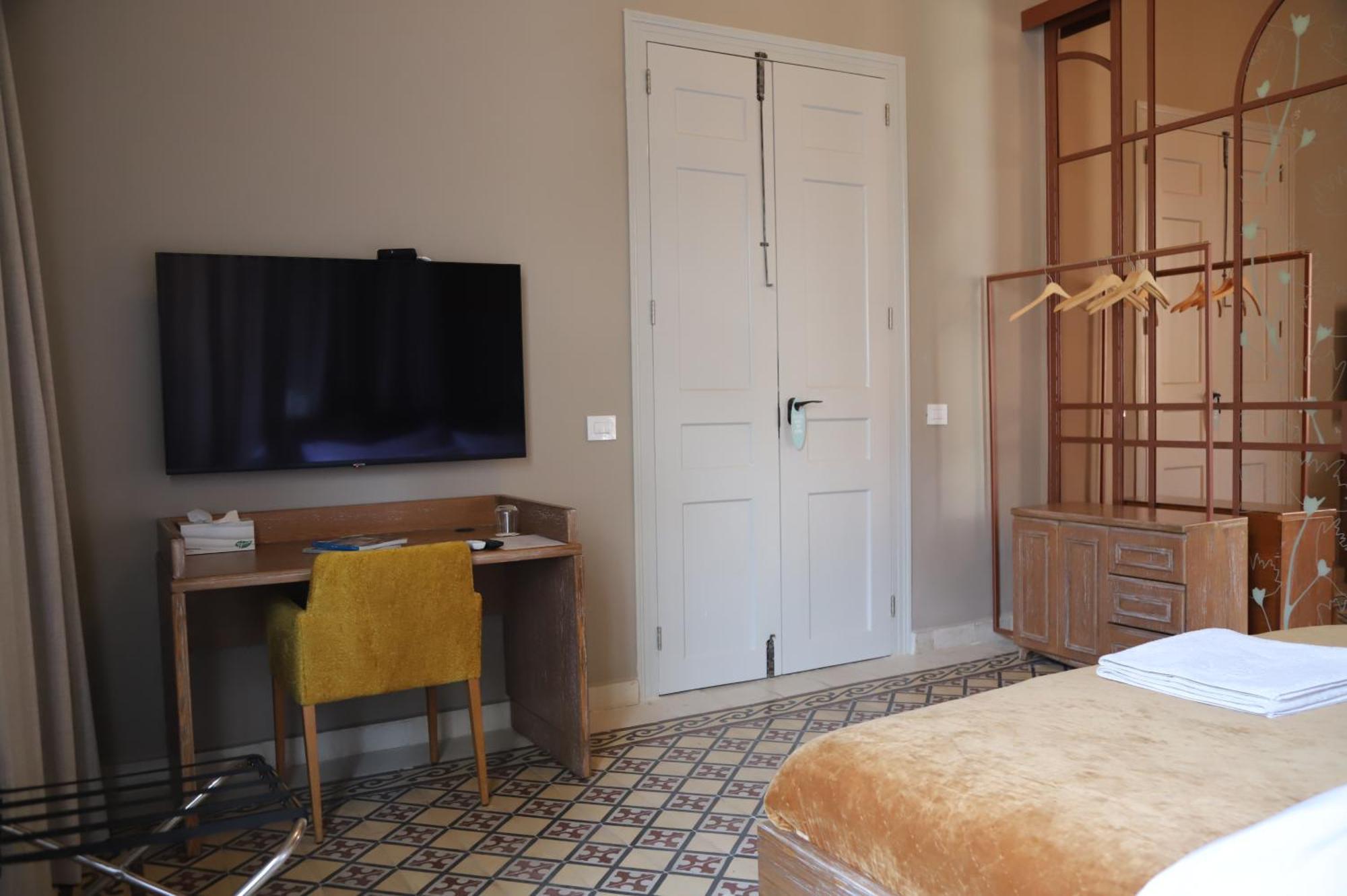 Hotel Lost Gemmayzeh Beirut Esterno foto
